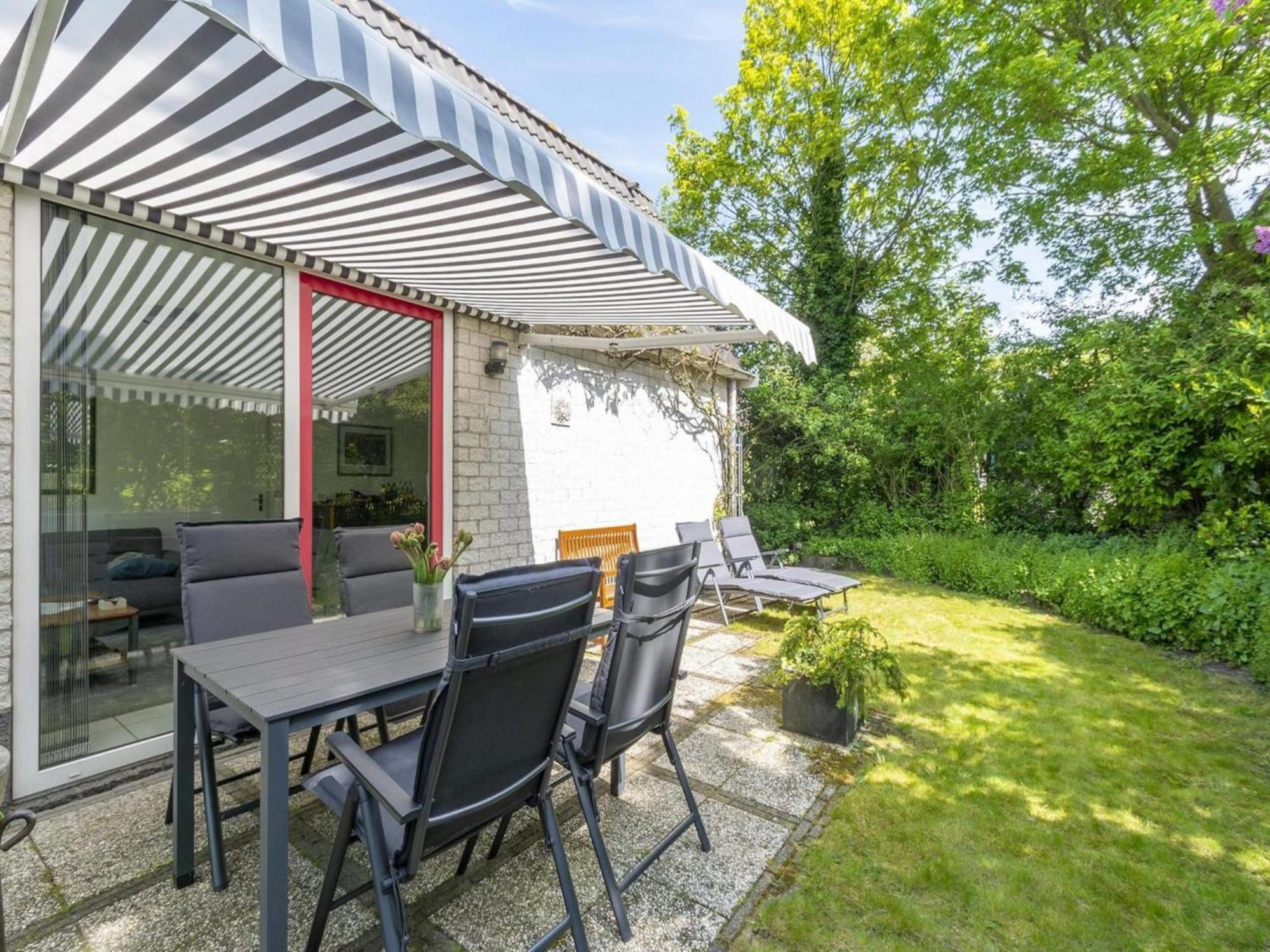 Cozy Holiday Home With Pool Sint Maartensvlotbrug Exterior foto